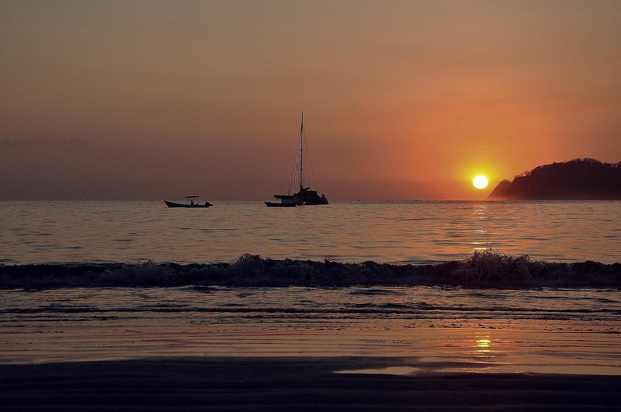Sunset Chill Out Bed & Breakfast ซามารา ภายนอก รูปภาพ