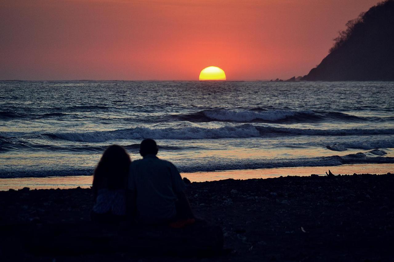 Sunset Chill Out Bed & Breakfast ซามารา ภายนอก รูปภาพ